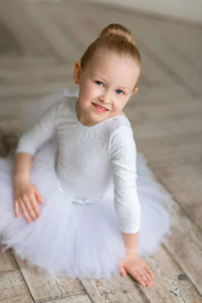 Eine Kleine Süße Ballerina Weißen Tutu Und Ein Körper Der — Stockfoto