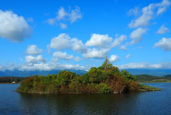 Lago Inkit Abcásia Lago Água Azul Perto Das Montanhas — Fotografia de Stock
