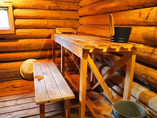 Rus hamamının içi ve dışı.