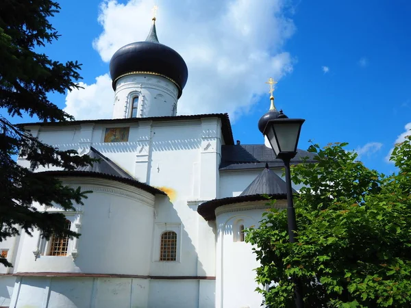 Ορθόδοξη Εκκλησία Στην Πόλη Της Staraya Russa Μια Όμορφη Εκκλησία — Φωτογραφία Αρχείου
