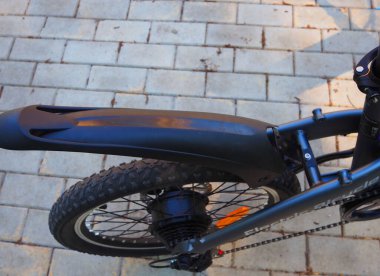 Detaylar ve motosikletin yakın çekimi. Farklı bisiklet parçaları