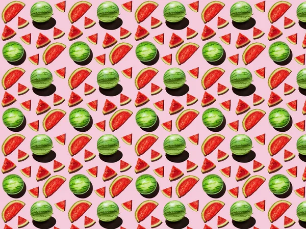 Mønster Mini Watermelon Skiver Rosa Bakgrunn Med Hard Skygge – stockfoto