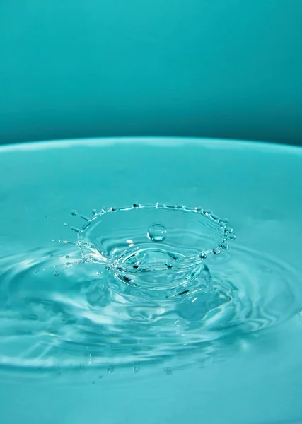 色水のスプラッシュの抽象的な背景 色落ちの衝突 抽象的な効果を持つ概念芸術 — ストック写真