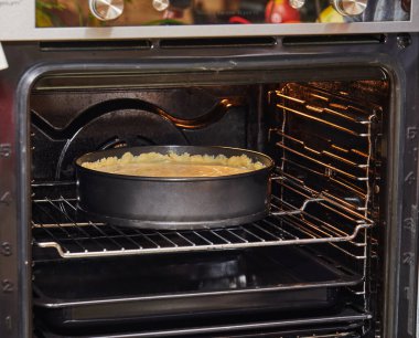 Pişirmek için fırında peynirli kek, adım adım internetten..