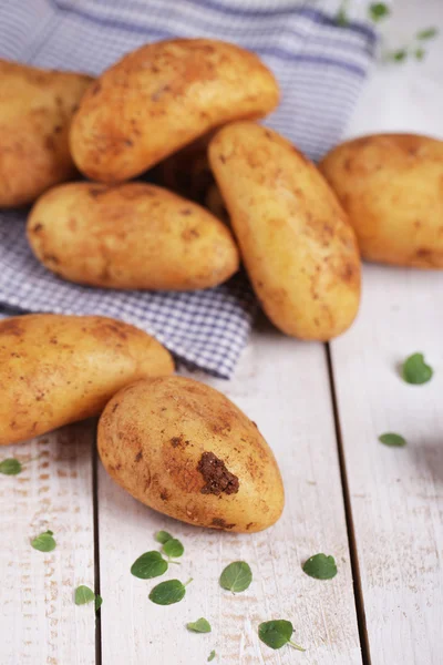 Raw potatoes — Stock Photo, Image