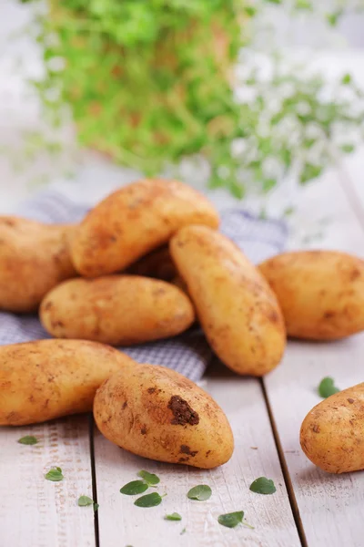 Raw potatoes — Stock Photo, Image