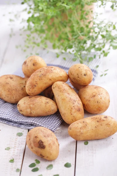 Raw potatoes — Stock Photo, Image