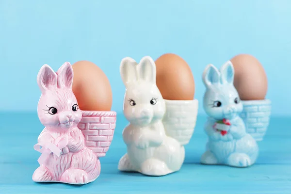 Egg cups with easter bunny — Stock Photo, Image