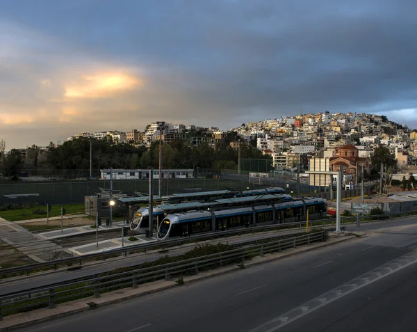 Metro istasyonunda son terminalinde bekliyor trenler