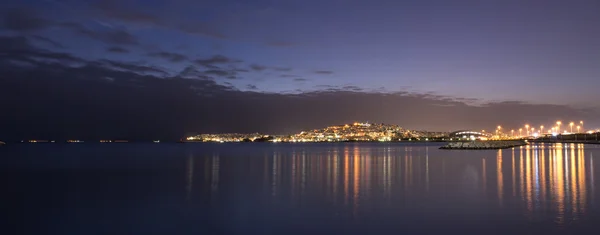 Piraeus kikötő az athéni éjszakai nézetben — Stock Fotó