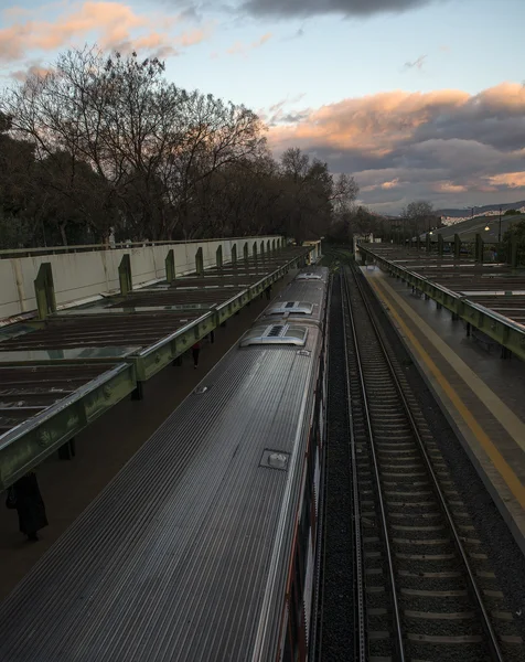 Treno alla stazione della metropolitana . — Foto Stock