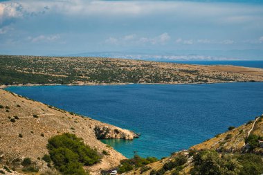 Hırvatistan 'ın Cres Adası' ndaki Koromacna plajı