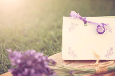 Lavanta ve tebrik kartı