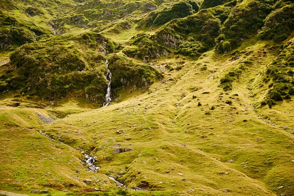 Landschaft mit Gebirgsbach — Stockfoto