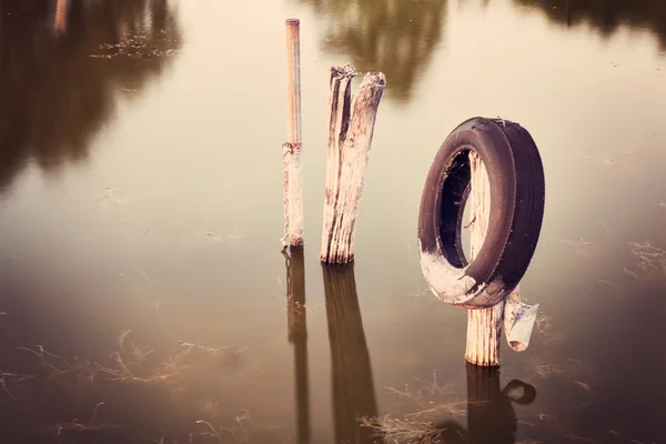 Oude band op een stokje — Stockfoto