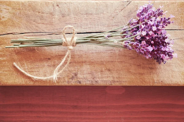 Lavender bouquet on fable — Stock Photo, Image