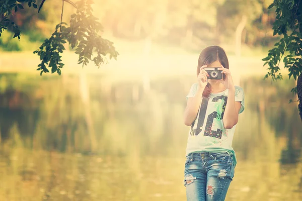 Pretty photographer girl — Stock Photo, Image