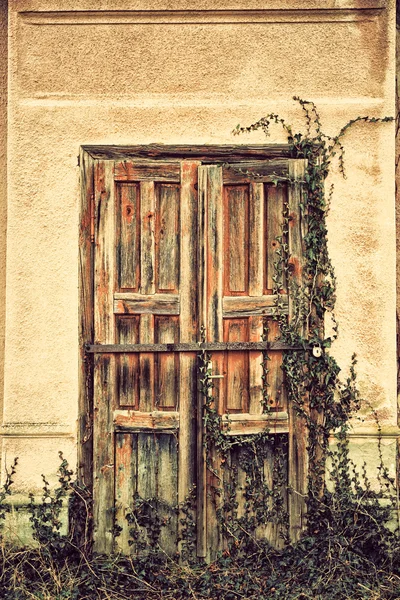 Old grunged door — Stock Photo, Image