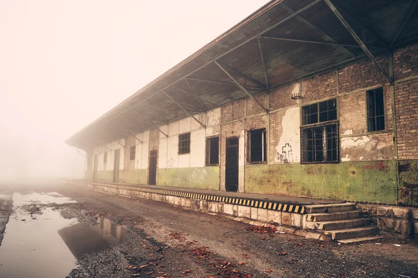 Armazém abandonado velho — Fotografia de Stock