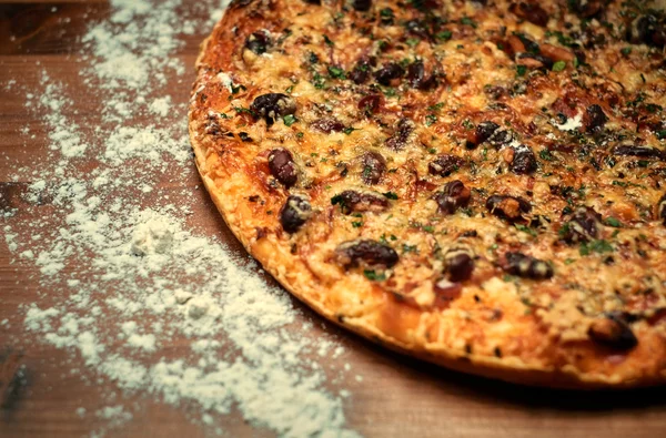 Pizza italienne délicieuse — Photo