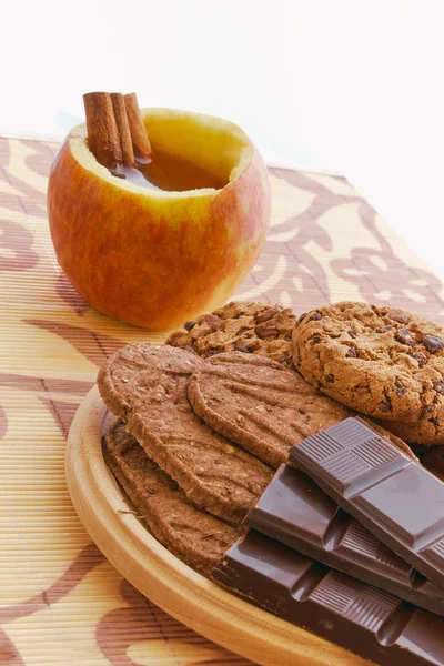 Apple tea and cookies — Stock Photo, Image