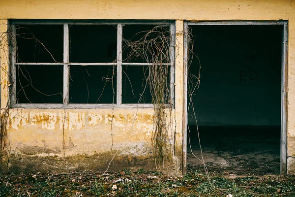 Derelict old building — Stock Photo, Image