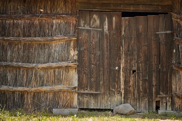 Vecchia porta in legno — Foto Stock