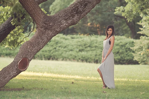 Chica usando vestido — Foto de Stock