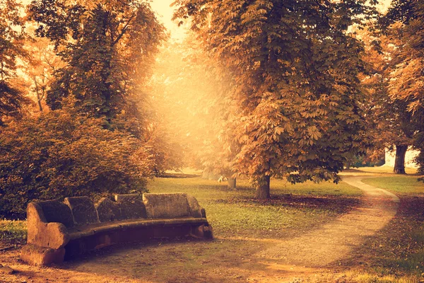 Hermoso parque de otoño — Foto de Stock