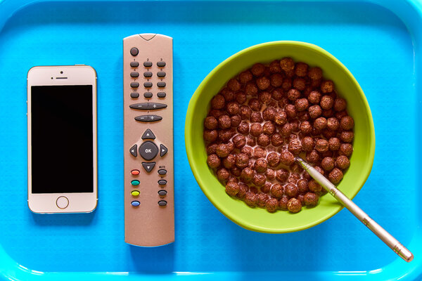 Завтрак и телевизор
