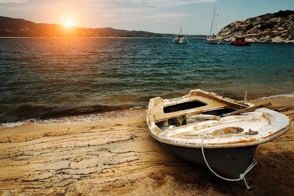 Båt vid havet — Stockfoto