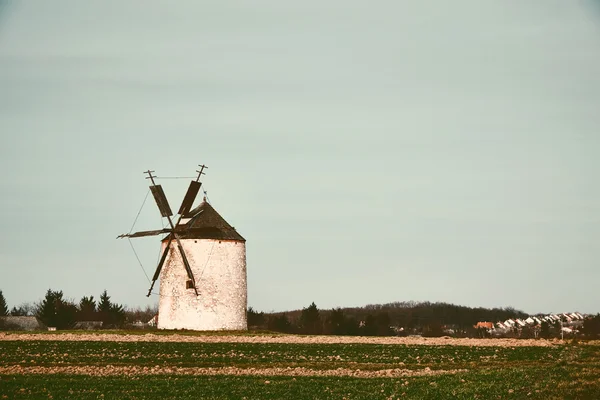 Alte Steinwindmühle — Stockfoto