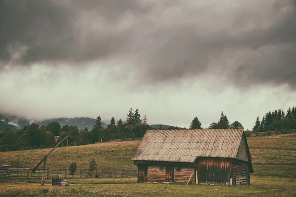 Antigua granja en Transilvania —  Fotos de Stock