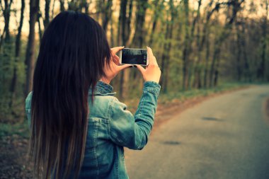 kadın mobole telefon ile