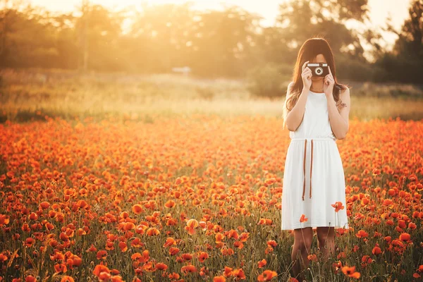 Mujer tomando fotos — Foto de Stock