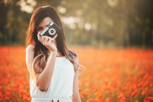 Mujer tomando fotos — Foto de Stock