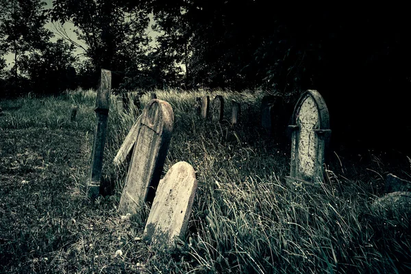 Antigo cemitério retro — Fotografia de Stock