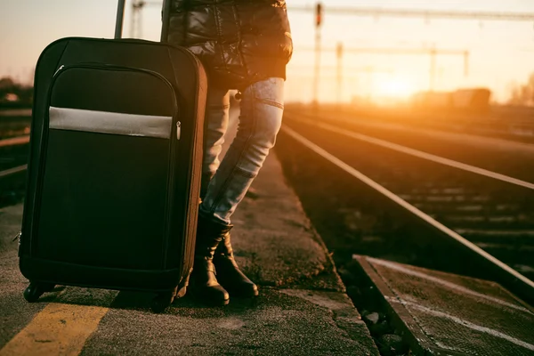 Traveler woman with baggage — Stock Photo, Image