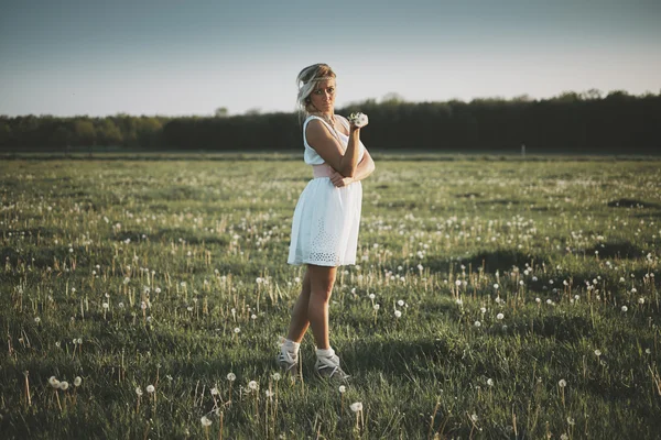 Carino giovane donna — Foto Stock