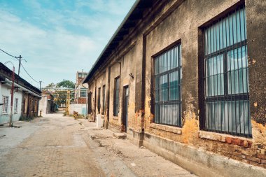 Sanayi Binaları terk