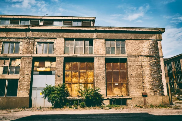 Edifícios industriais abandonados — Fotografia de Stock