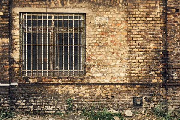 Abandoned industrial buildings — Stock Photo, Image