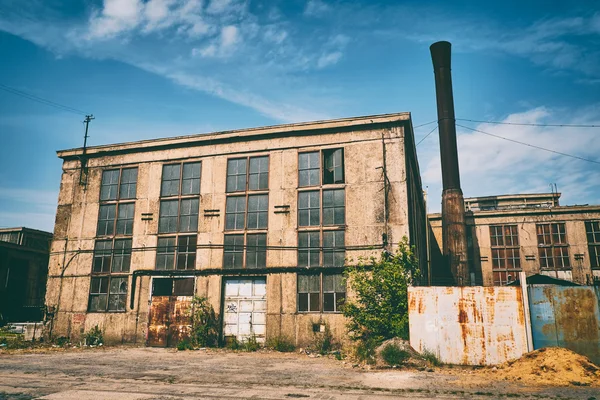 Edificios industriales abandonados — Foto de Stock