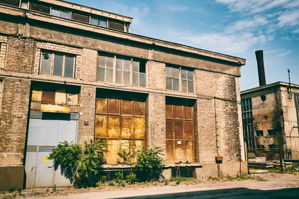 Edifícios industriais abandonados — Fotografia de Stock