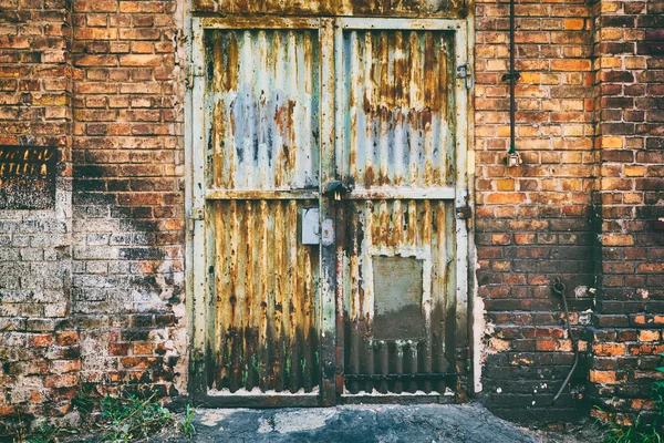 Edifícios industriais abandonados — Fotografia de Stock