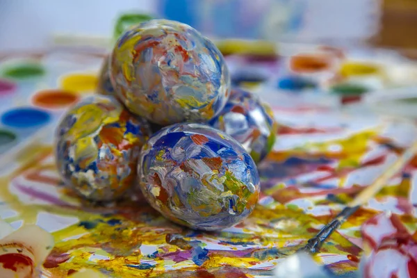 Huevos Color Pascua Encuentran Juntos Dos Filas Fondo Colores Pintura — Foto de Stock
