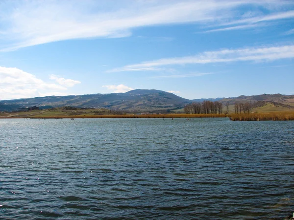 Horská jezera v Georgia Nutsubidze Tbilisi, Lisi jezero — Stock fotografie