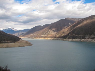 Gölde yansıtan Bietschorn dağ tepe