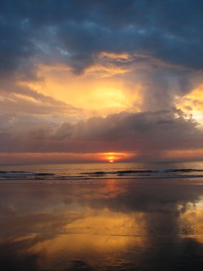 denizde gün batımı