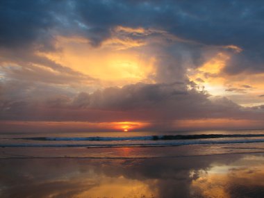 denizde gün batımı